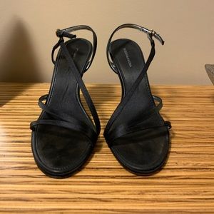 Black size 7 BCBG Maxazria heels